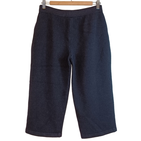 St. John Basics Size 6 Knit Old Money Pull-On Cropped Pants - Picture 2 of 12